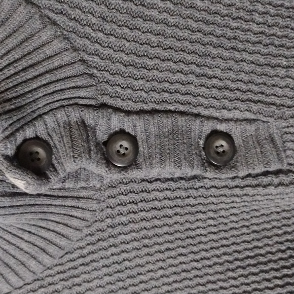 American Rag sweater - Picture 3 of 8